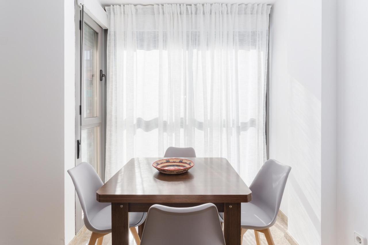 Piso Familiar Cerca Del Centro, Ac Y Wifi Gratis Lägenhet Valencia Exteriör bild