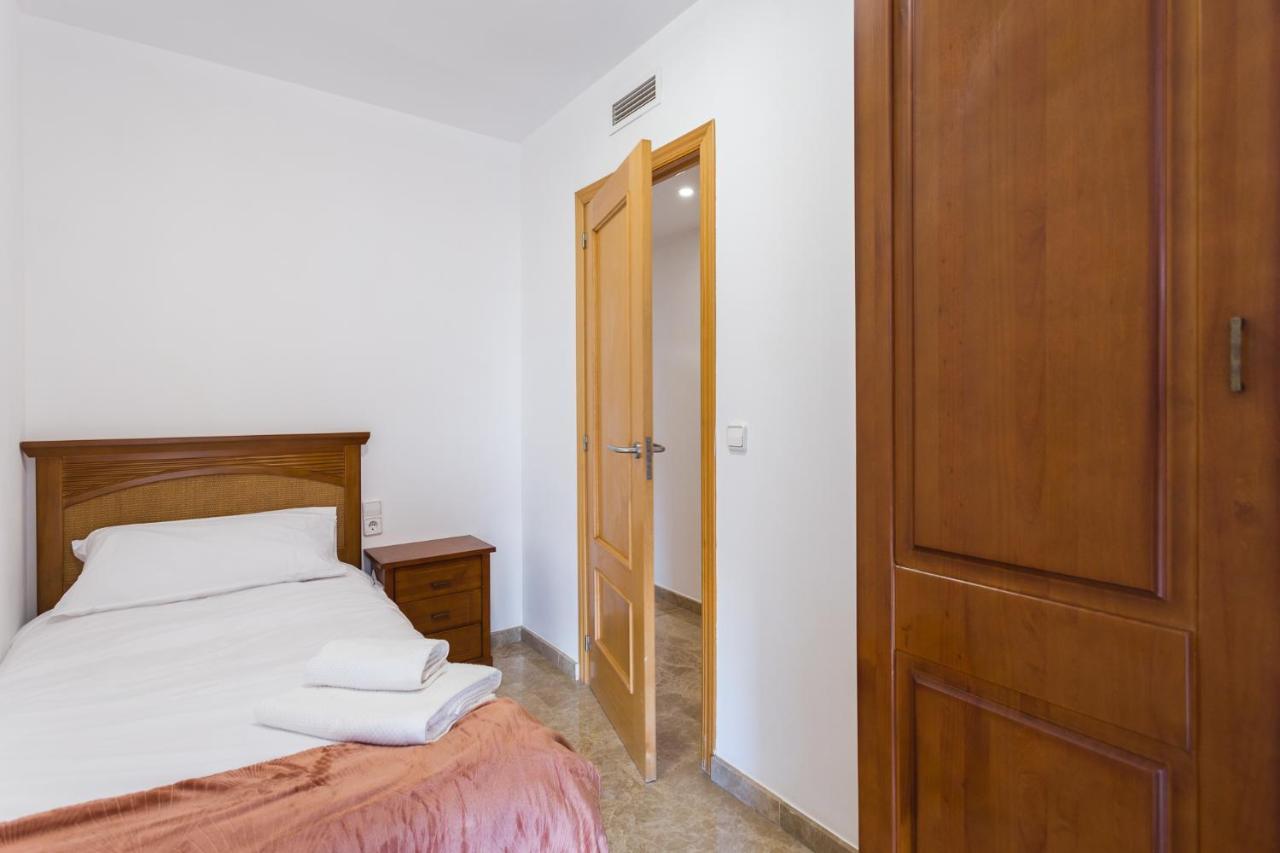 Piso Familiar Cerca Del Centro, Ac Y Wifi Gratis Lägenhet Valencia Exteriör bild