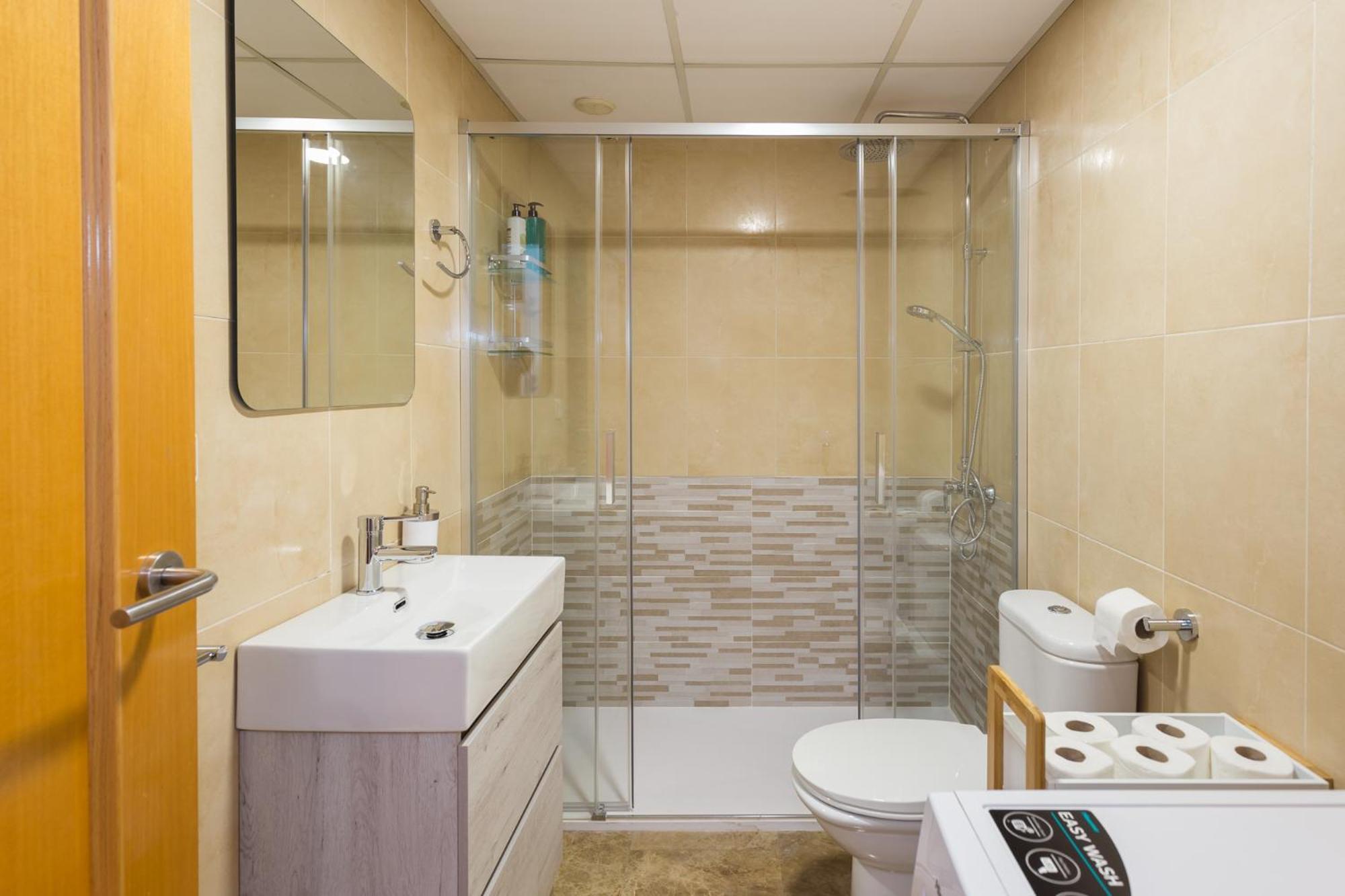 Piso Familiar Cerca Del Centro, Ac Y Wifi Gratis Lägenhet Valencia Exteriör bild