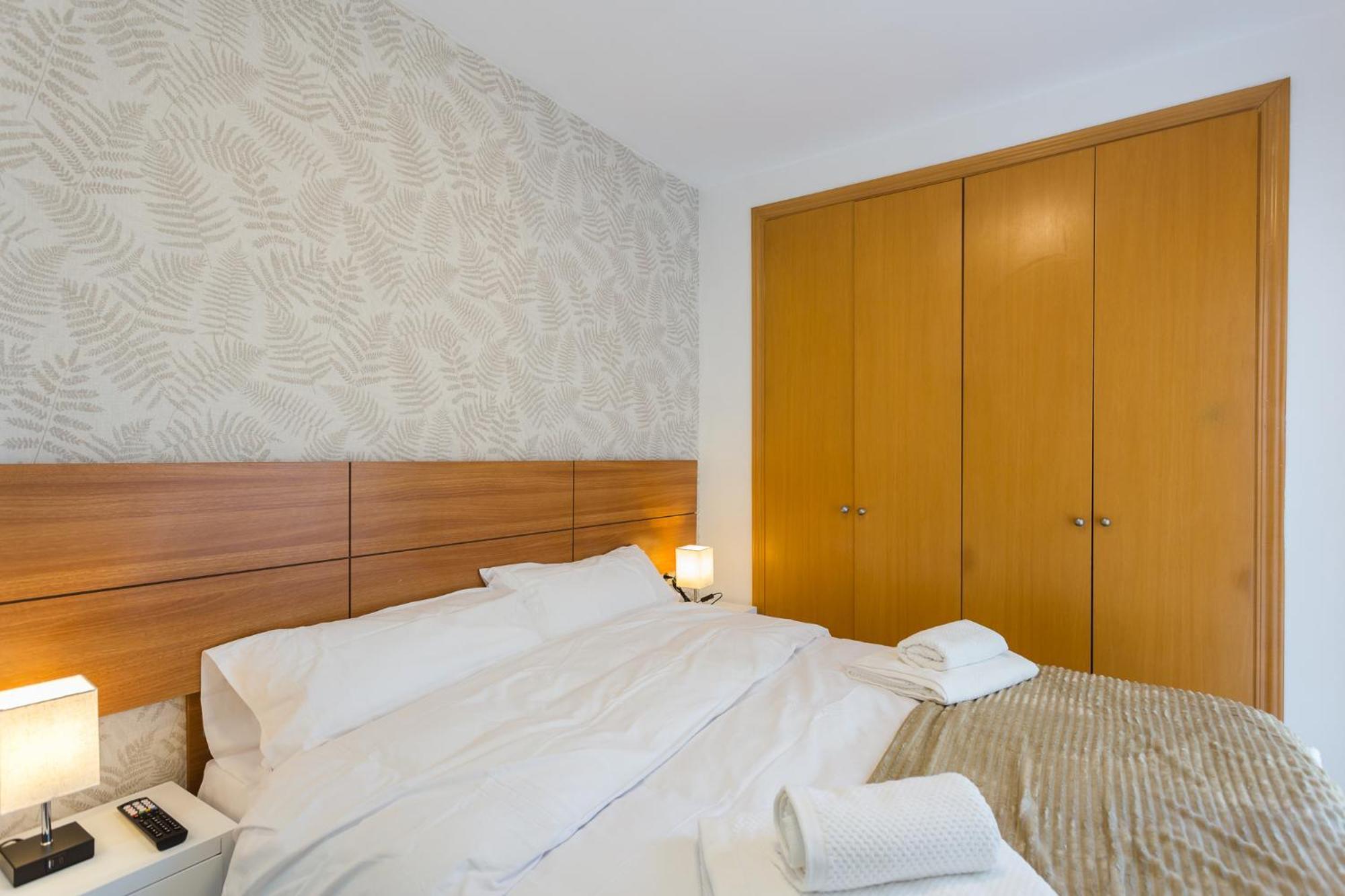 Piso Familiar Cerca Del Centro, Ac Y Wifi Gratis Lägenhet Valencia Exteriör bild